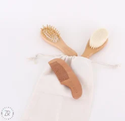 ZUZI ROSY® - Baby Borstel - Baby Verzorgingsset - 3 Stuks - Hout - Haarborstel En Kam - Kraamcadeau - Babyshower Gift - Incl. Opbergzakje