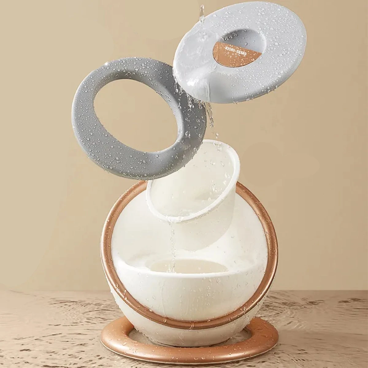 XIORI-SEMS - Plaspotje - Potje Peuter - Potje - WC Verkleiner - WC Potje Peuter - Toilet - Zindelijkheid - Toilettrainer - Wit Met Goud - Design - Jongens En Meisjes - Kraamcadeau – Kraamvisite – Babyshower – Verjaardag - Cadeau - Potje Goud - Afbeelding 5