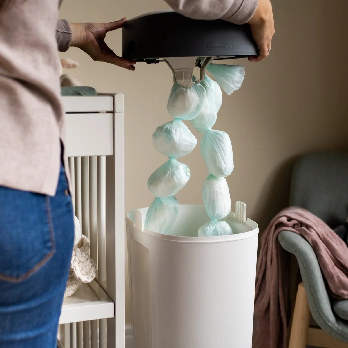 Tommee Tippee Twist & Click XL-luieremmer - Voor Maximaal 60 Luiers - Milieuvriendelijker Systeem - 1 Navulcassette - Duurzaam Geproduceerde Antibacteriële GREENFILM - Afbeelding 8