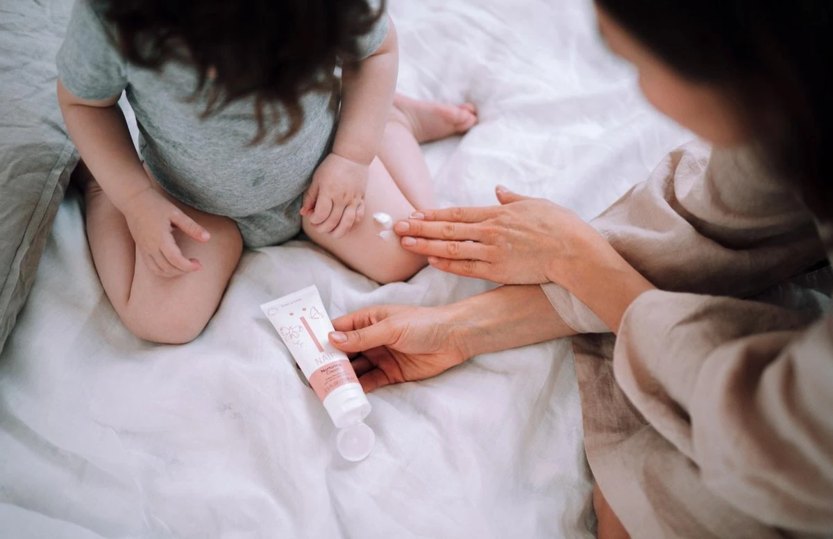 Naïf Vette Crème Voor De Gevoelige Huid - Baby En Kind - 75 Ml – Met Natuurlijke Ingrediënten - Afbeelding 5