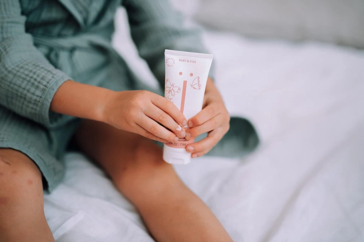 Naïf Vette Crème Voor De Gevoelige Huid - Baby En Kind - 75 Ml – Met Natuurlijke Ingrediënten - Afbeelding 4