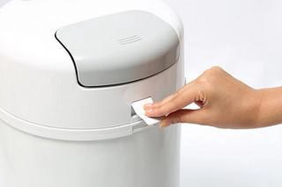 DiaperPail - Clear White - Luieremmer Met Speciale Luiersluis - Werkt Met Normale Vuilniszakken - Luxe Luieremmer - Geen Speciale Cassettes - Geen Geurtjes - Makkelijk Schoon Te Maken - Is Gemaakt Van Aluminium - Afbeelding 2